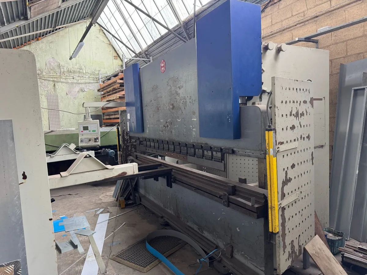 OMAG CE306S 3m GUILLOTINE - Image 4