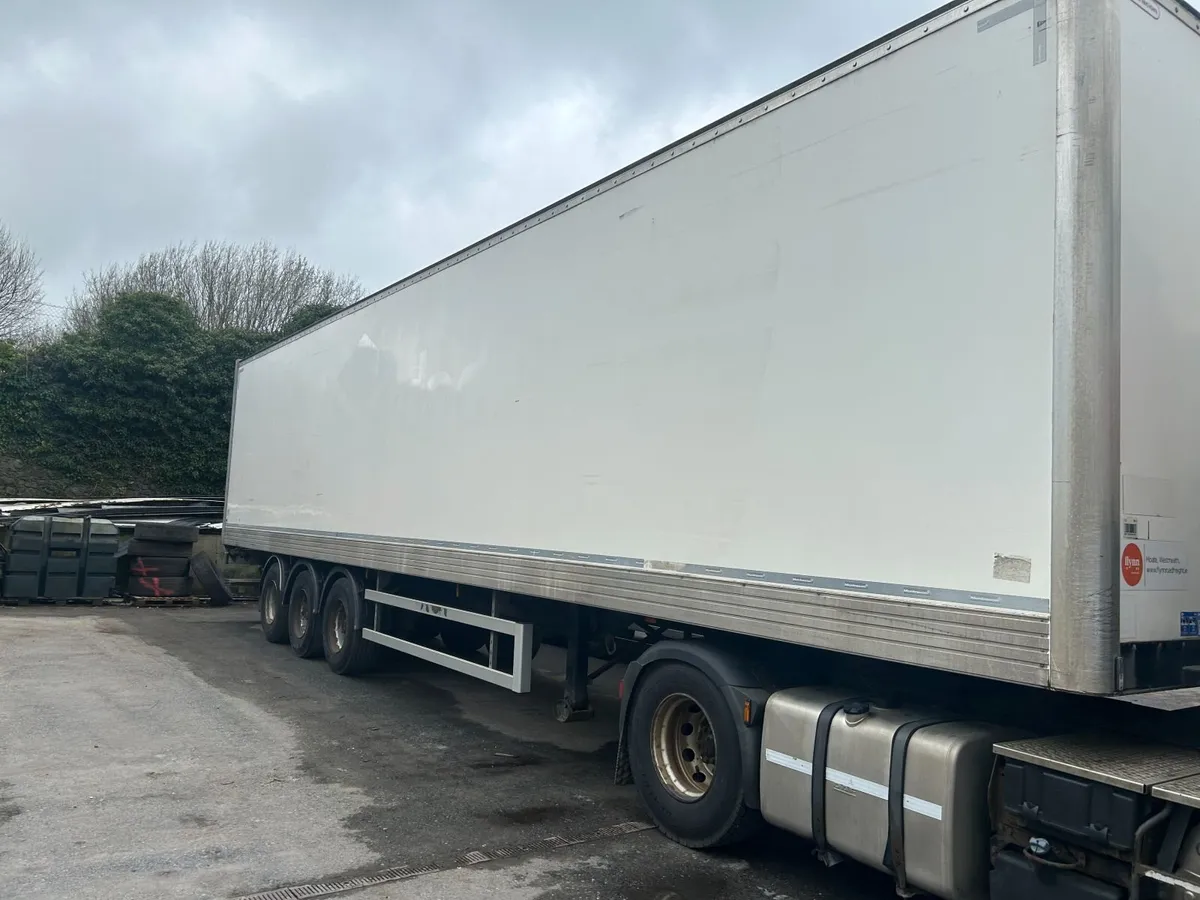 Audi A6 2005 - Image 1