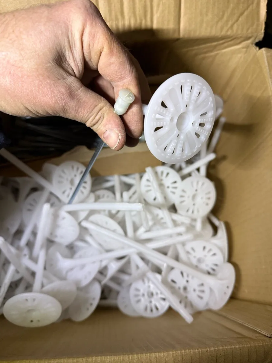 External insulation fixings - Image 2