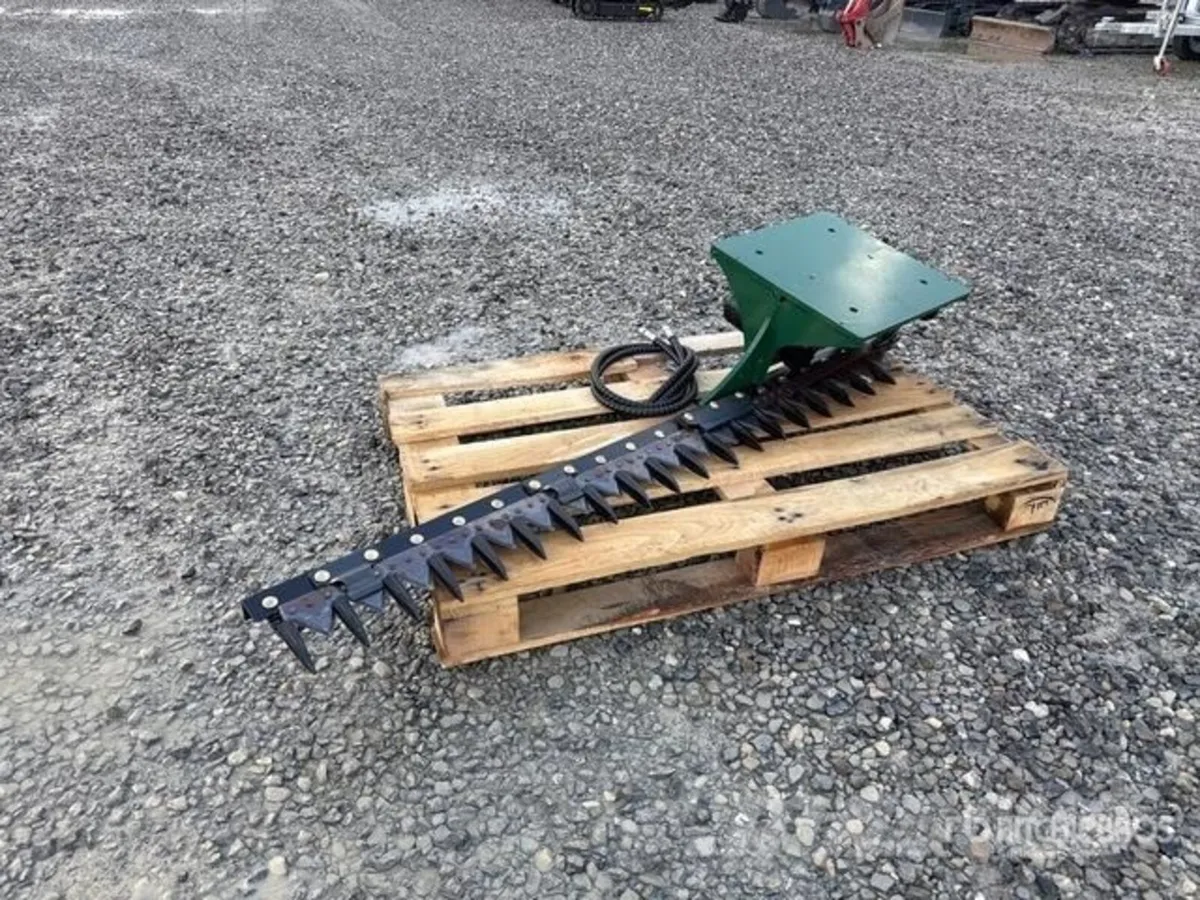 MINI DIGGER HEDGECUTTER 1.5 METRE - Image 1