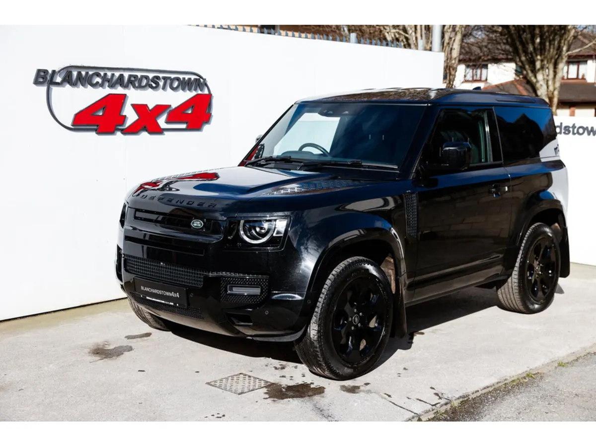 Land Rover Defender D250 SE X-DYNAMIC 3 SEAT VATQ - Image 1