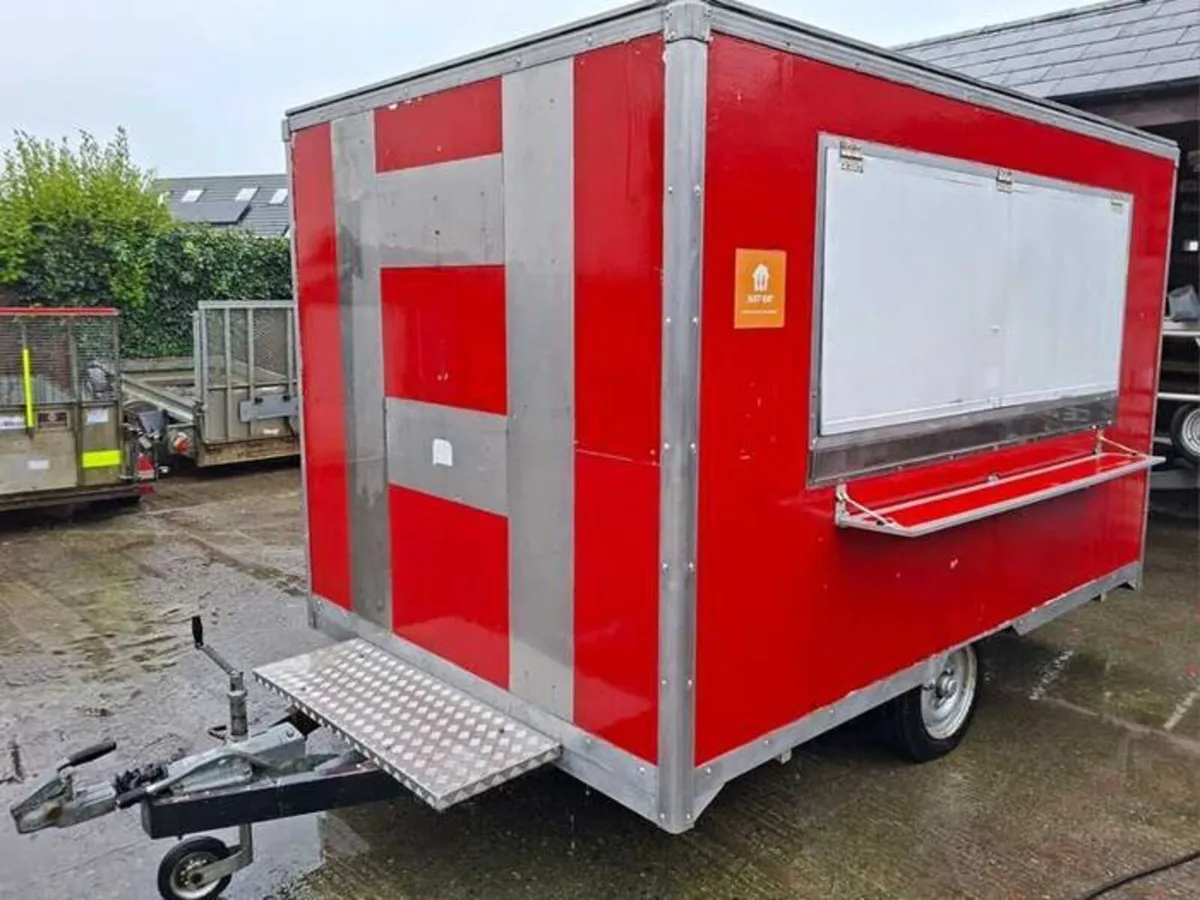 Catering trailer - Image 2