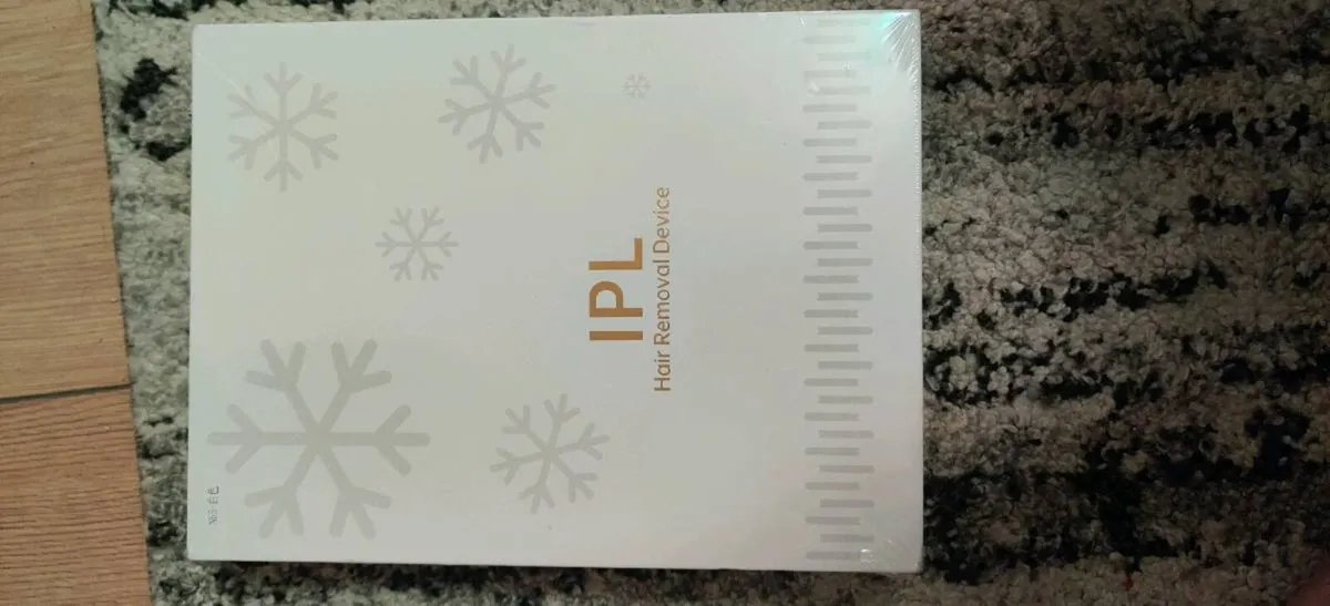 IPL hair removal device - Image 1