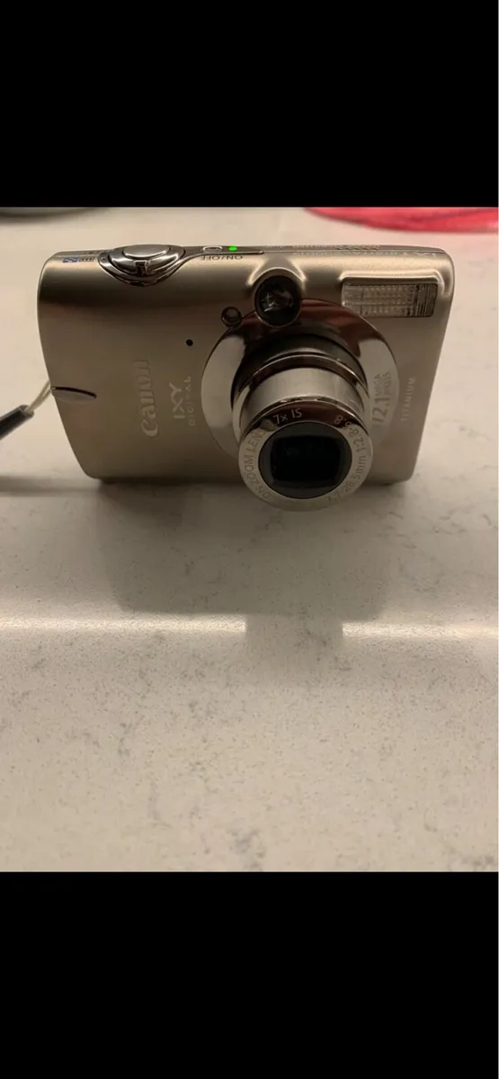 Canon Ixy 2000 IS digital camera - Image 2