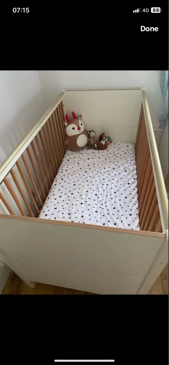 Cot & changing table - Image 2