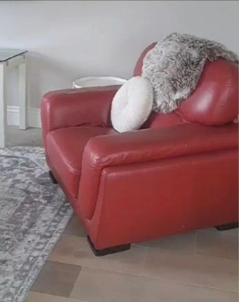 Beautiful Comfortable 100% Genuine Leather Chair