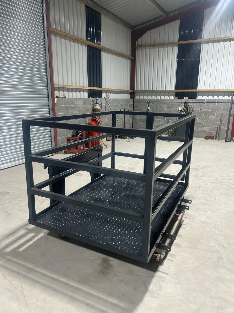Calf transport cage/man basket - Image 3