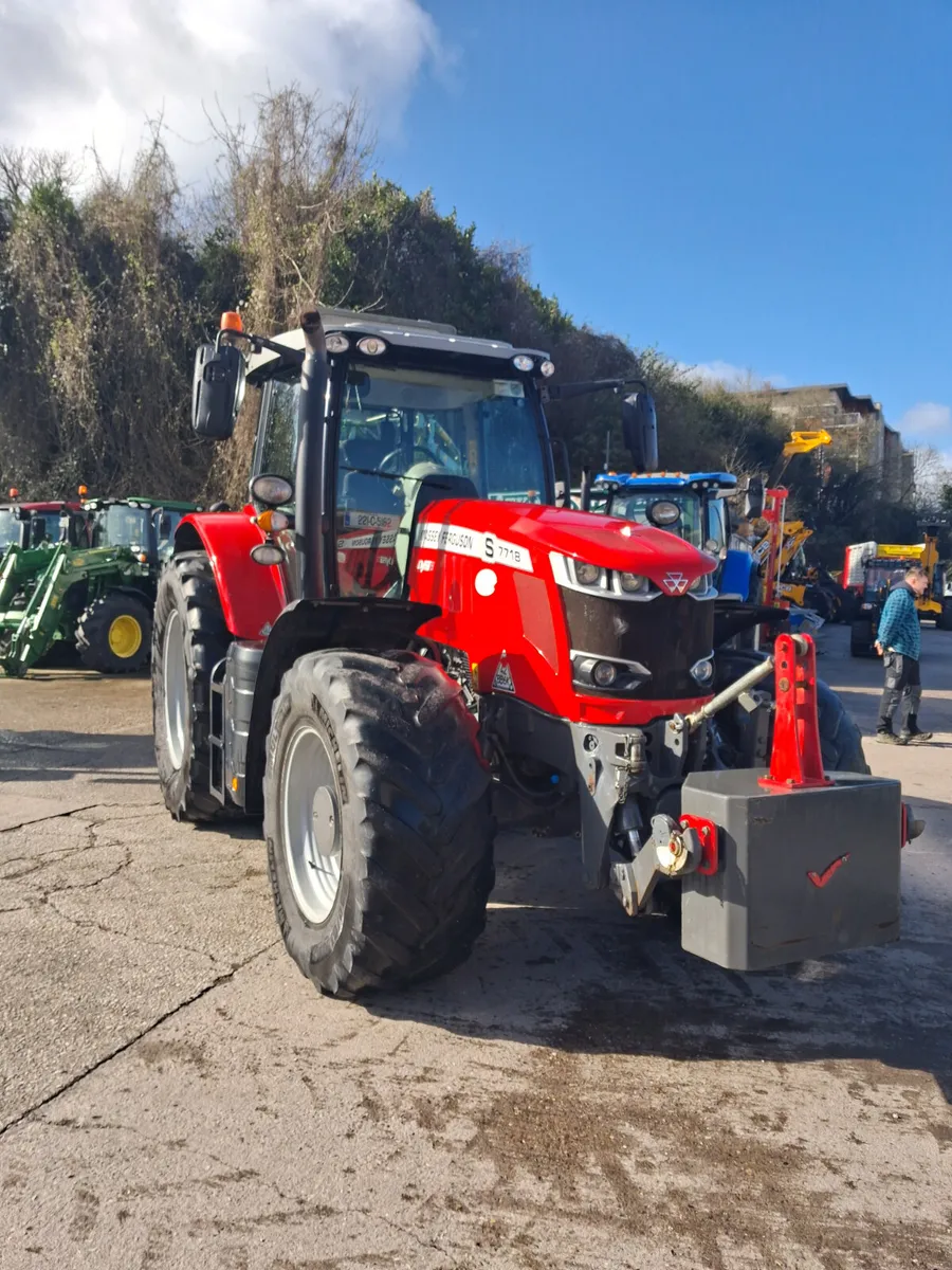 Massey Ferguson 7718 - Image 1