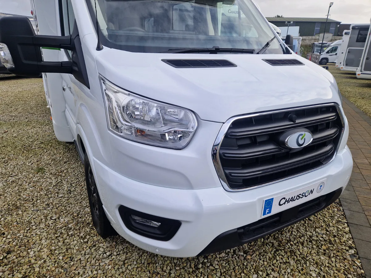 NEW CHAUSSON 720 TITANIUM AUTO MOTORHOME - Image 3