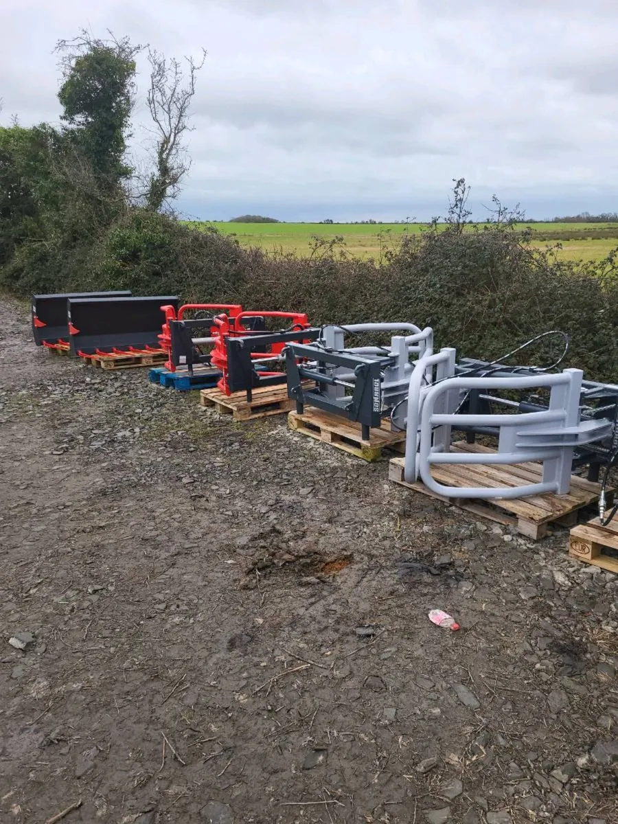 Bale grabs - Image 2