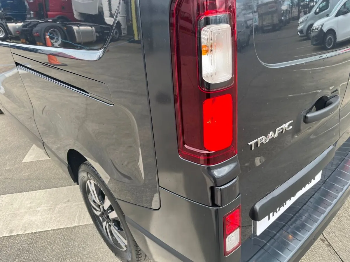 Renault Trafic Renault Trafic LL30 Blue DCI 170 Sp - Image 4