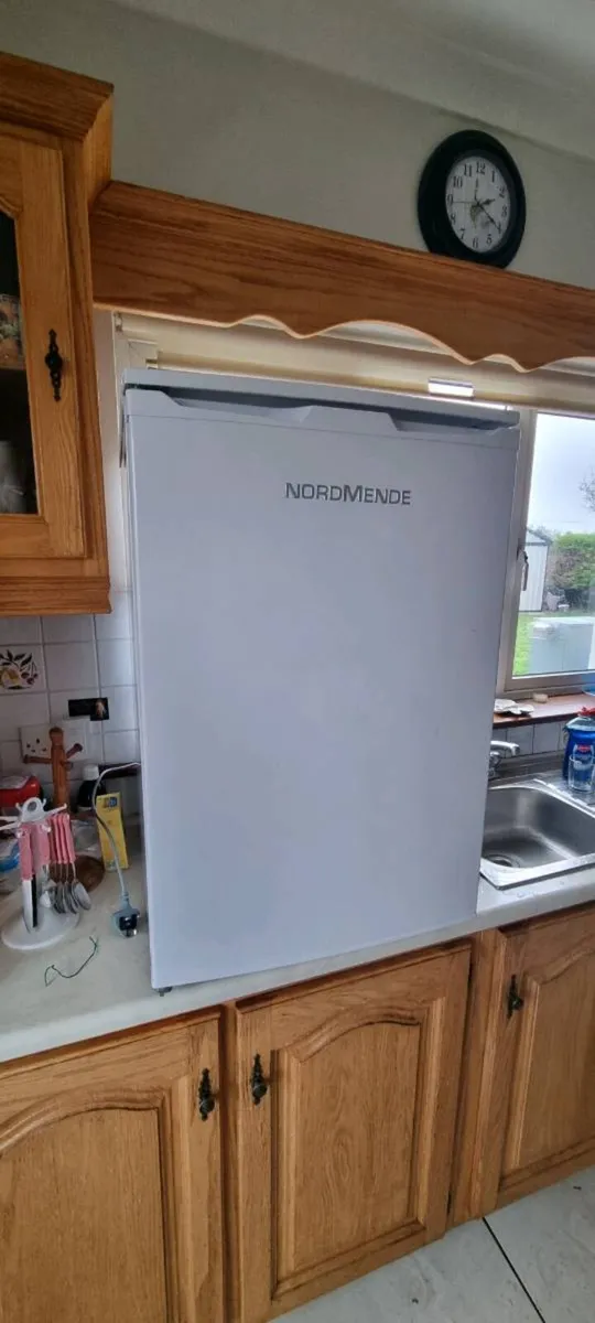 Fridge for under worktop - Image 1