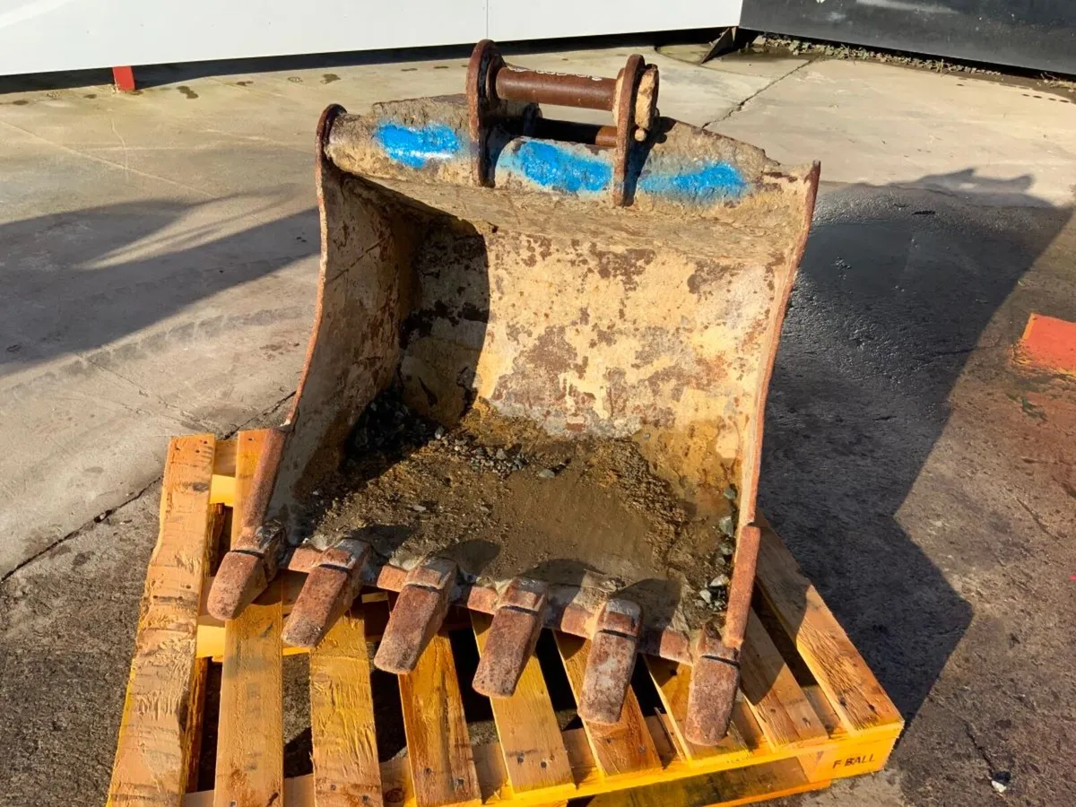 36" DIGGING BUCKET......50mm PINS .730-36 - Image 2