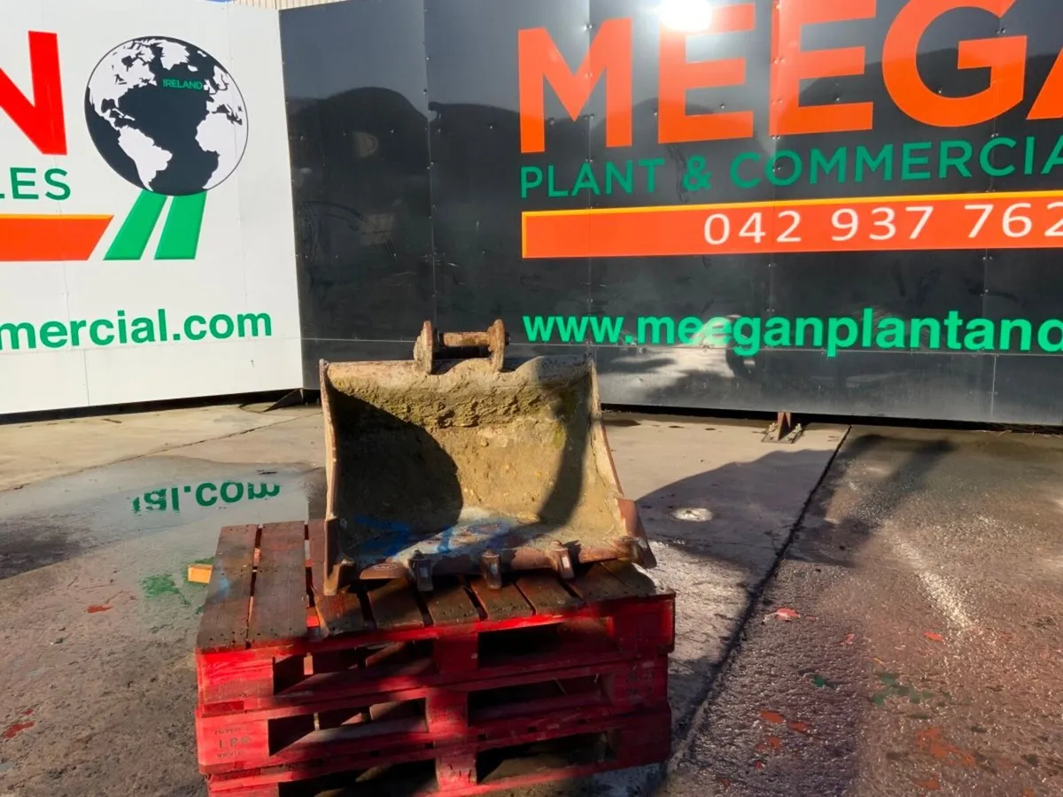 36" DIGGING BUCKET......45mm PINS........719. - Image 1