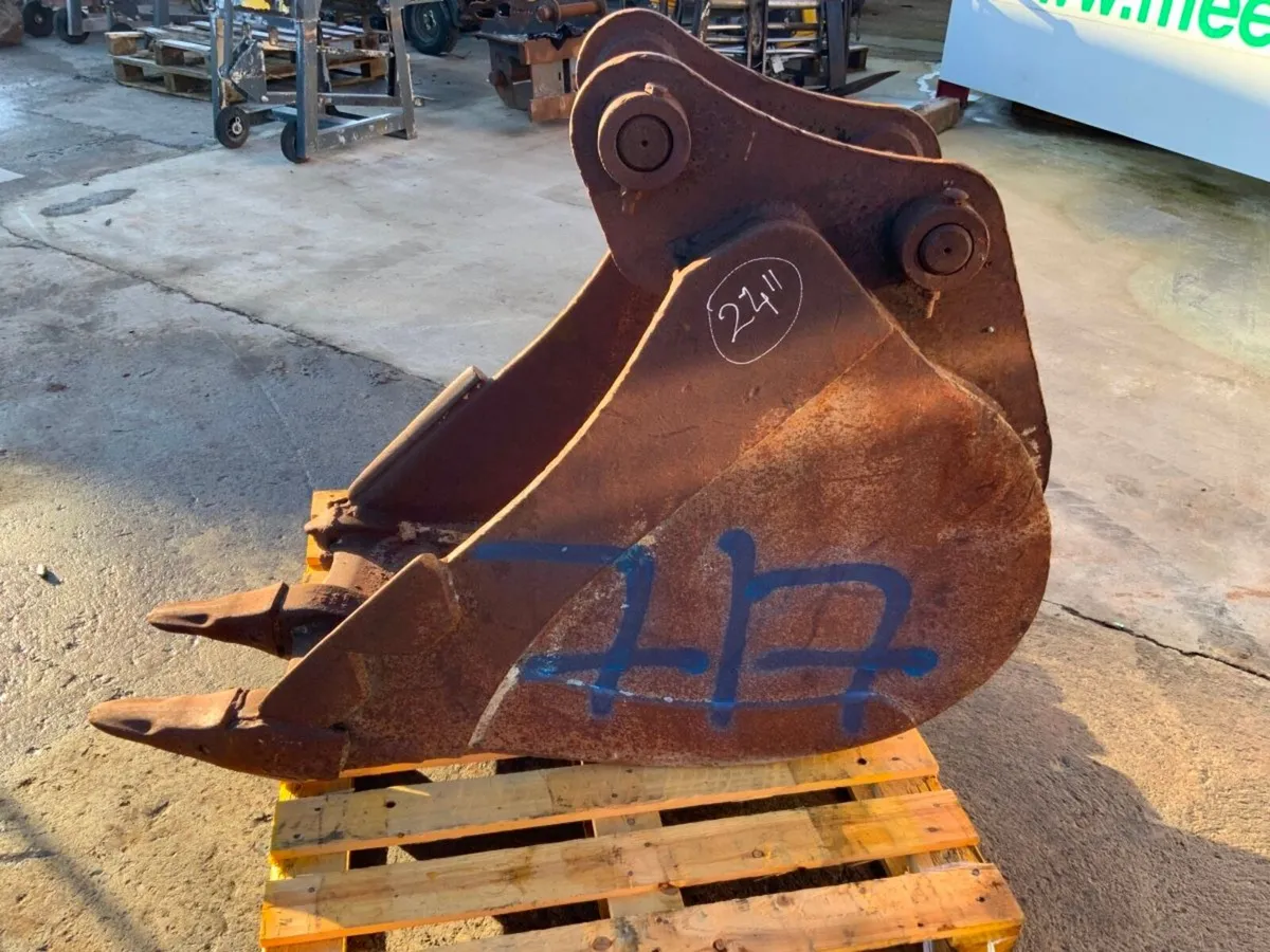 24" DIGGING BUCKET...65mm PINS.........717p. - Image 2