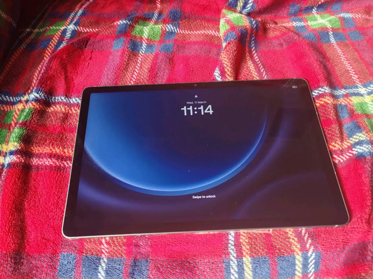 Samsung Galaxy Tab S9 FE - Image 2