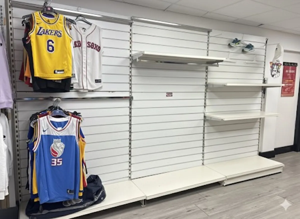 Clothe reins retail fittings - Image 1