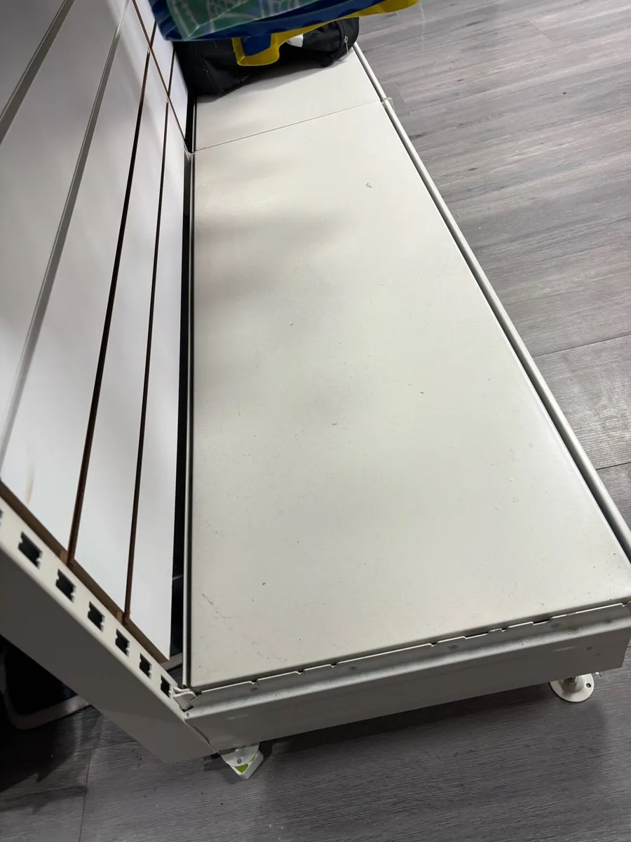 Clothe reins retail fittings - Image 4