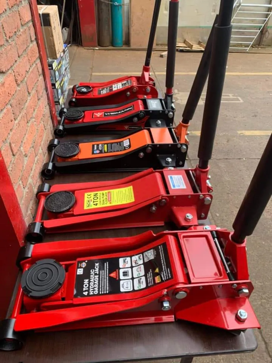 4 ton low profile trolley jacks - Image 1