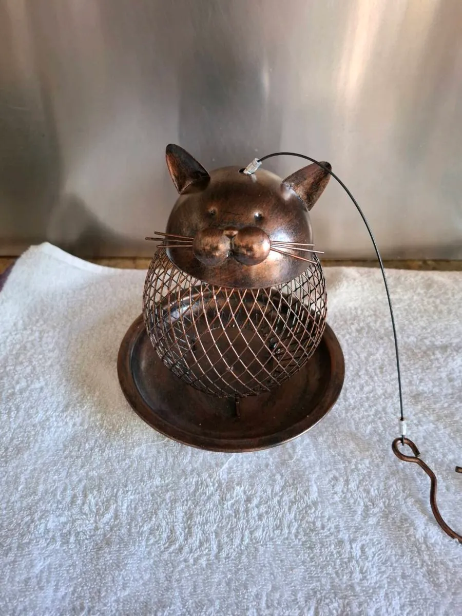 Bird feeder - Image 1