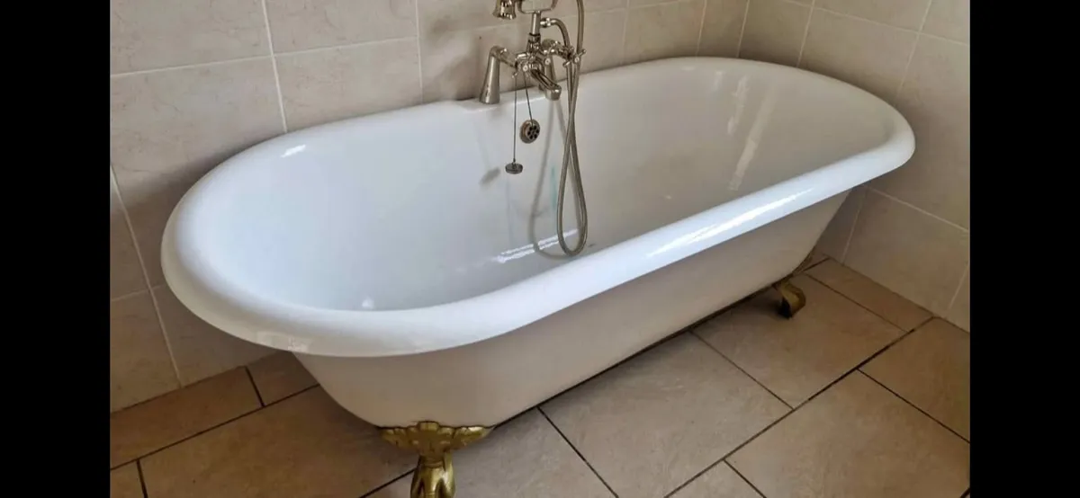 Cast  iron bath - Image 2