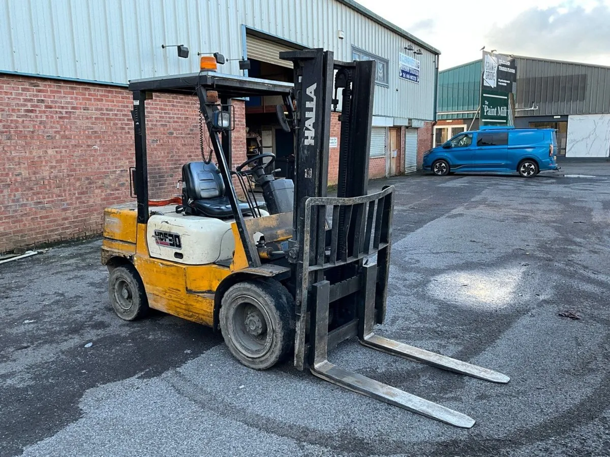 HALLA HDF30 3 TON DIESEL FORKLIFT - Image 4