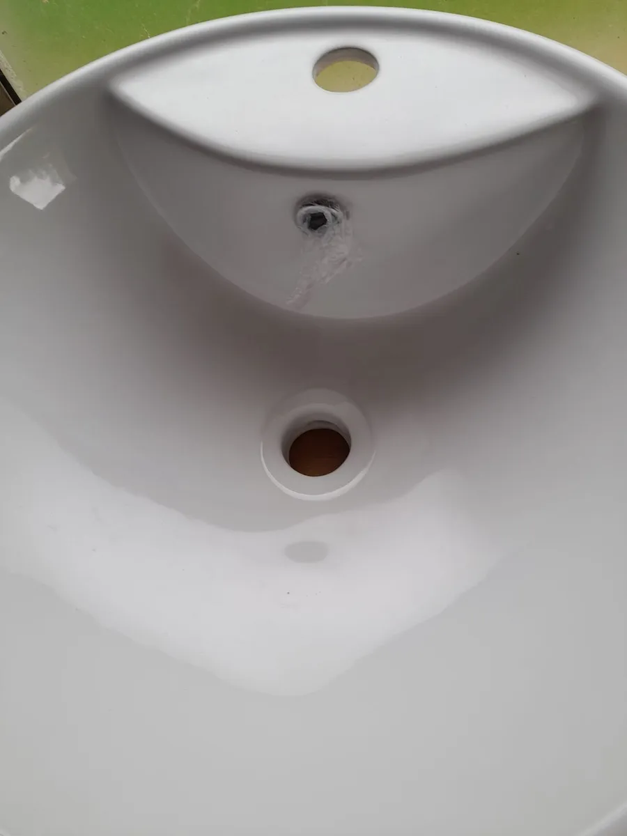 Counter top basin with mixer tap - Image 3