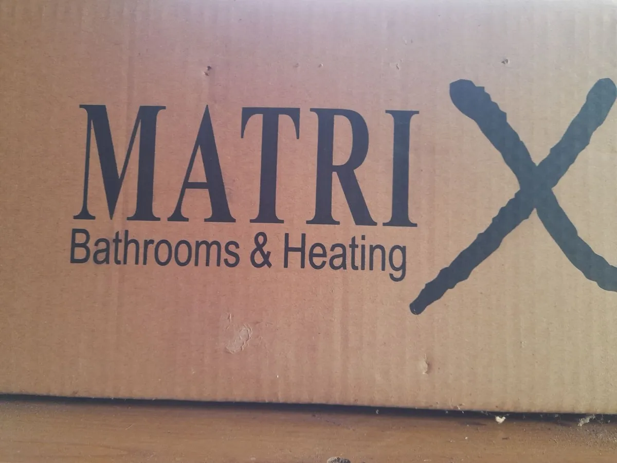 Counter top basin with mixer tap - Image 4