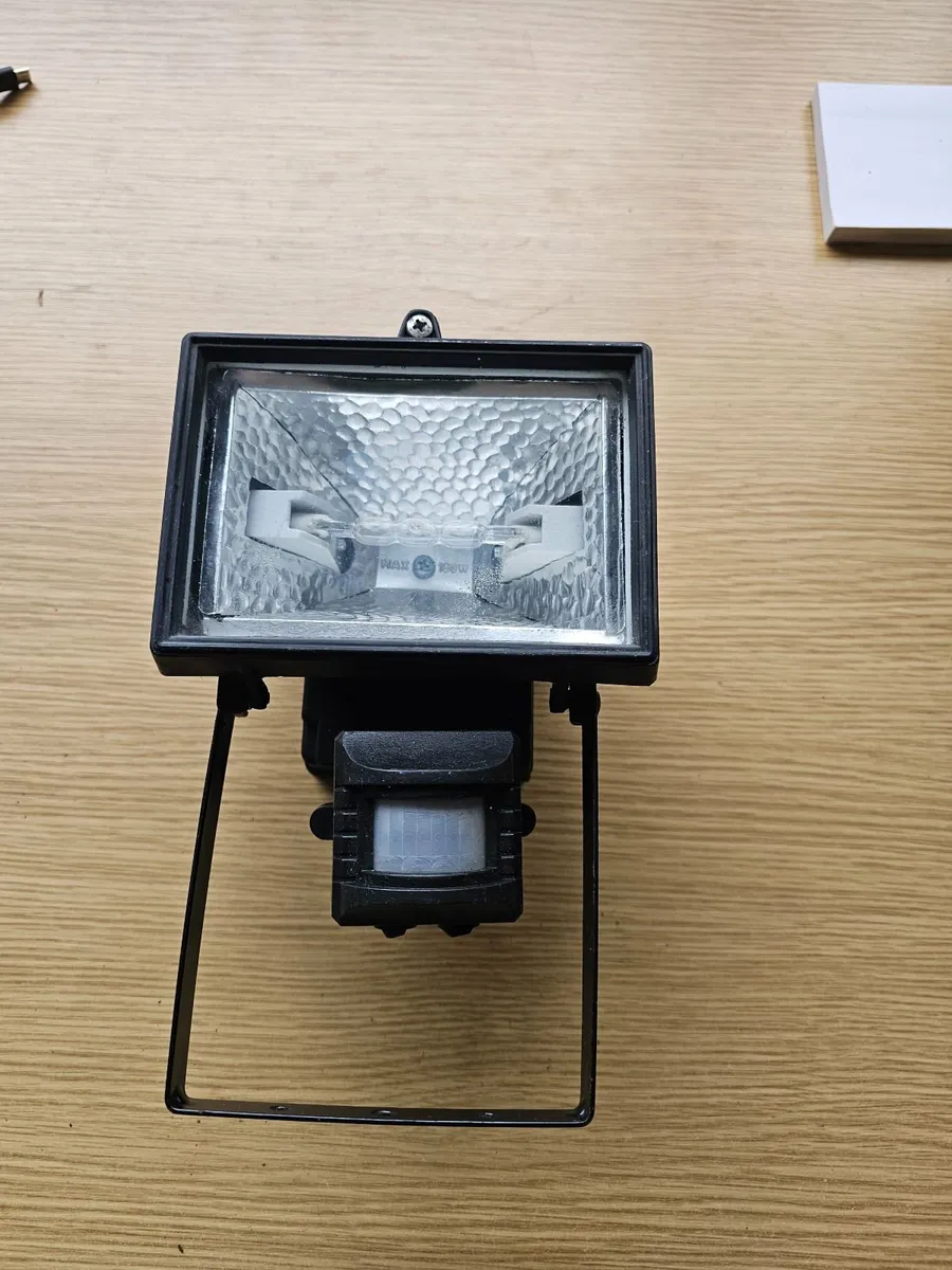 150W Floodlight PIR outdoor wall light security - Image 1