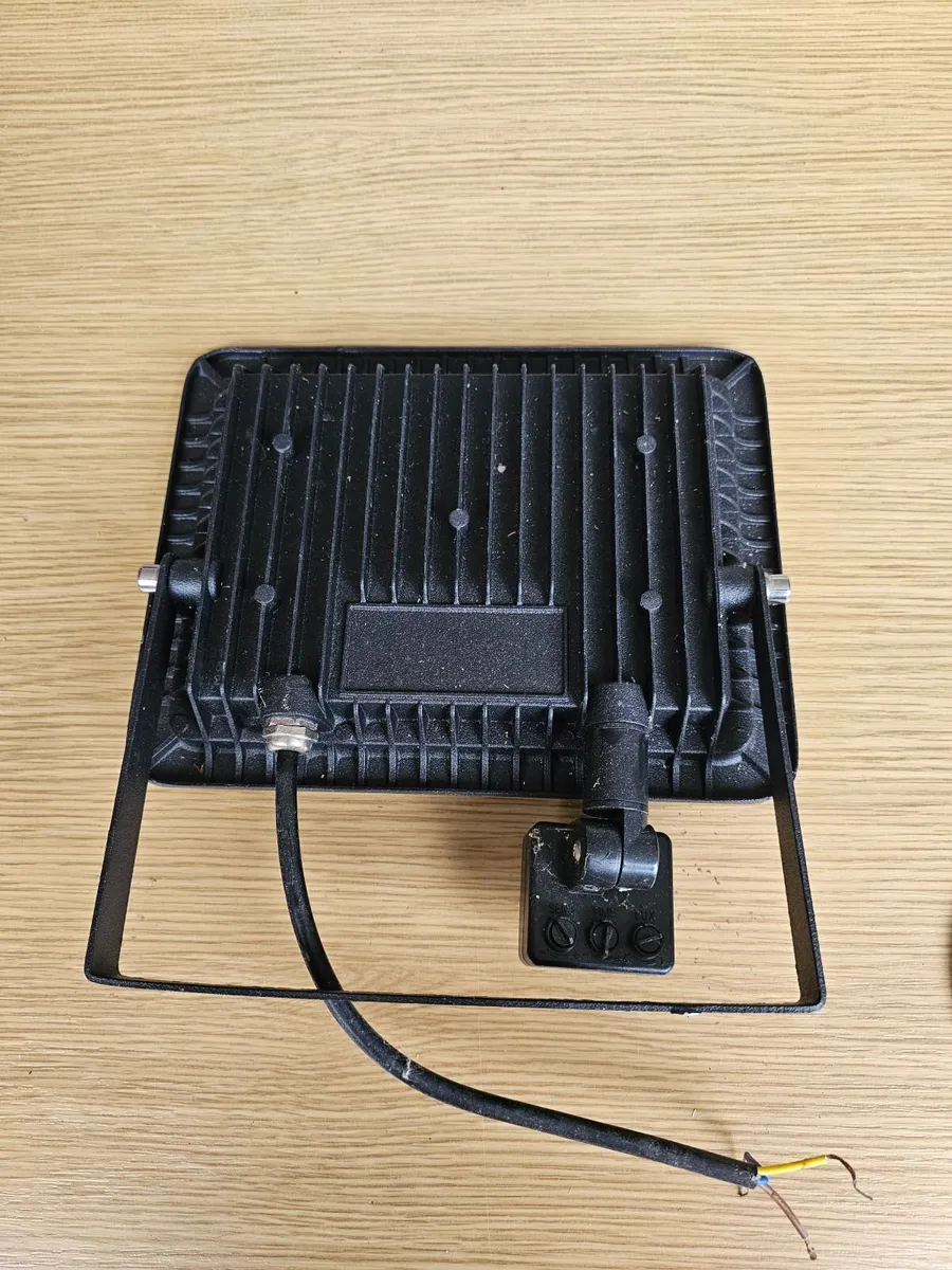 50W LED Floodlight PIR outdoor wall light security - Image 3
