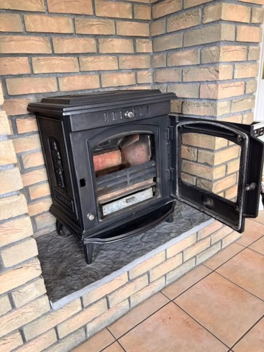 Mulberry Cast Iron Solid Fuel Stove - Image 3