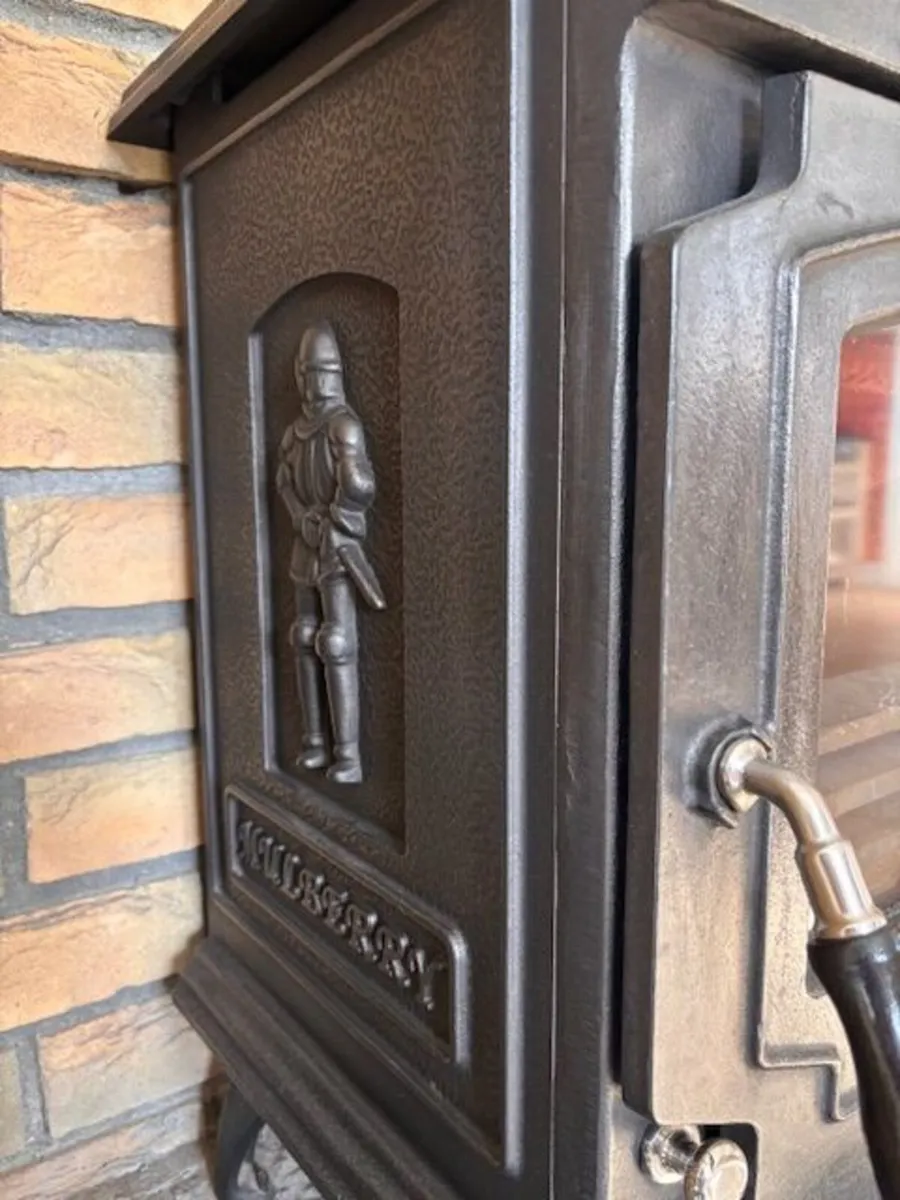 Mulberry Cast Iron Solid Fuel Stove - Image 4