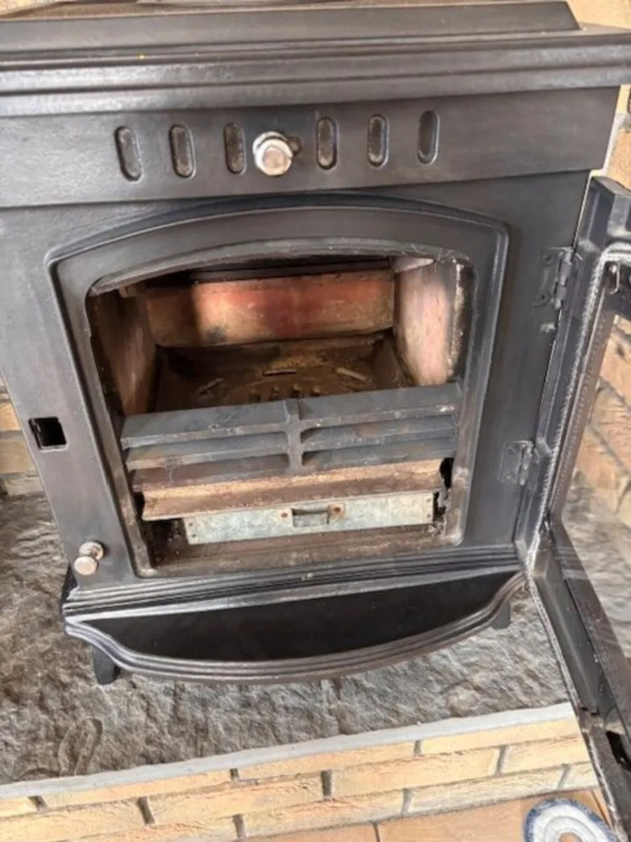 Mulberry Cast Iron Solid Fuel Stove - Image 2