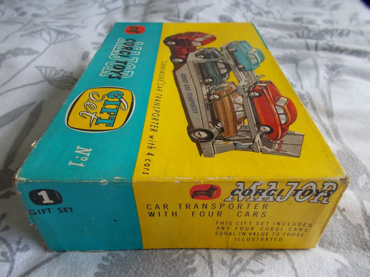 1950's Corgi Car Transporter Gift Set - Image 2