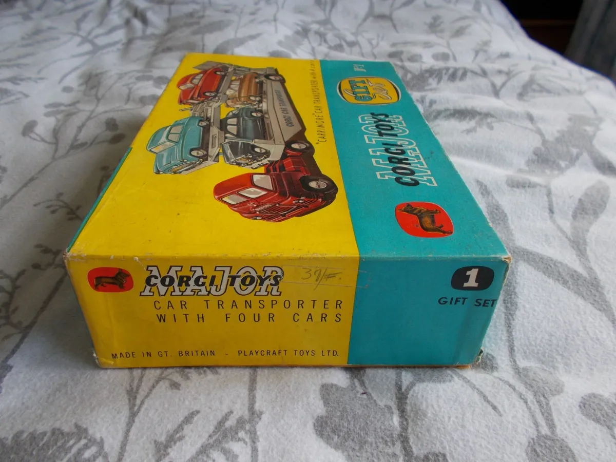 1950's Corgi Car Transporter Gift Set - Image 4