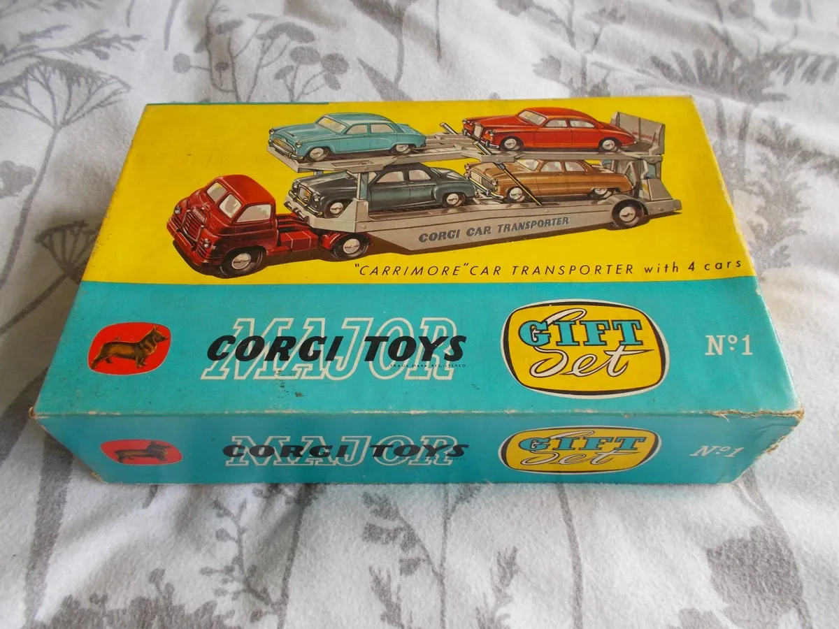 1950's Corgi Car Transporter Gift Set - Image 1