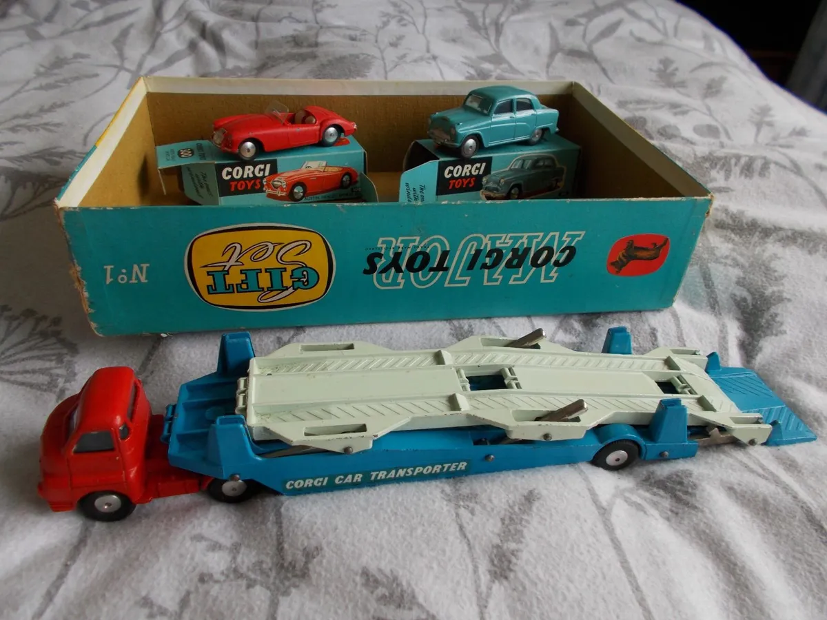 1950's Corgi Car Transporter Gift Set - Image 3