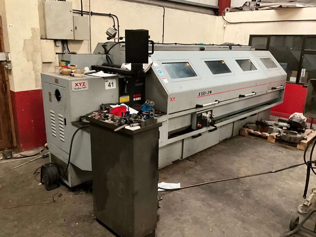 XYZ SLX555-3 3 PHASE LATHE C/W TOOLING - Image 1