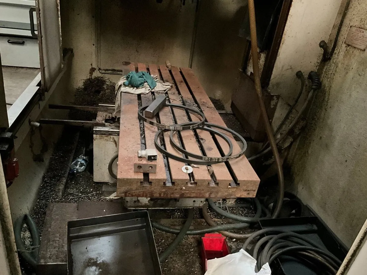 MILTRONICS PARTNER VM16 3 PHASE MACHINING CENTRE - Image 3