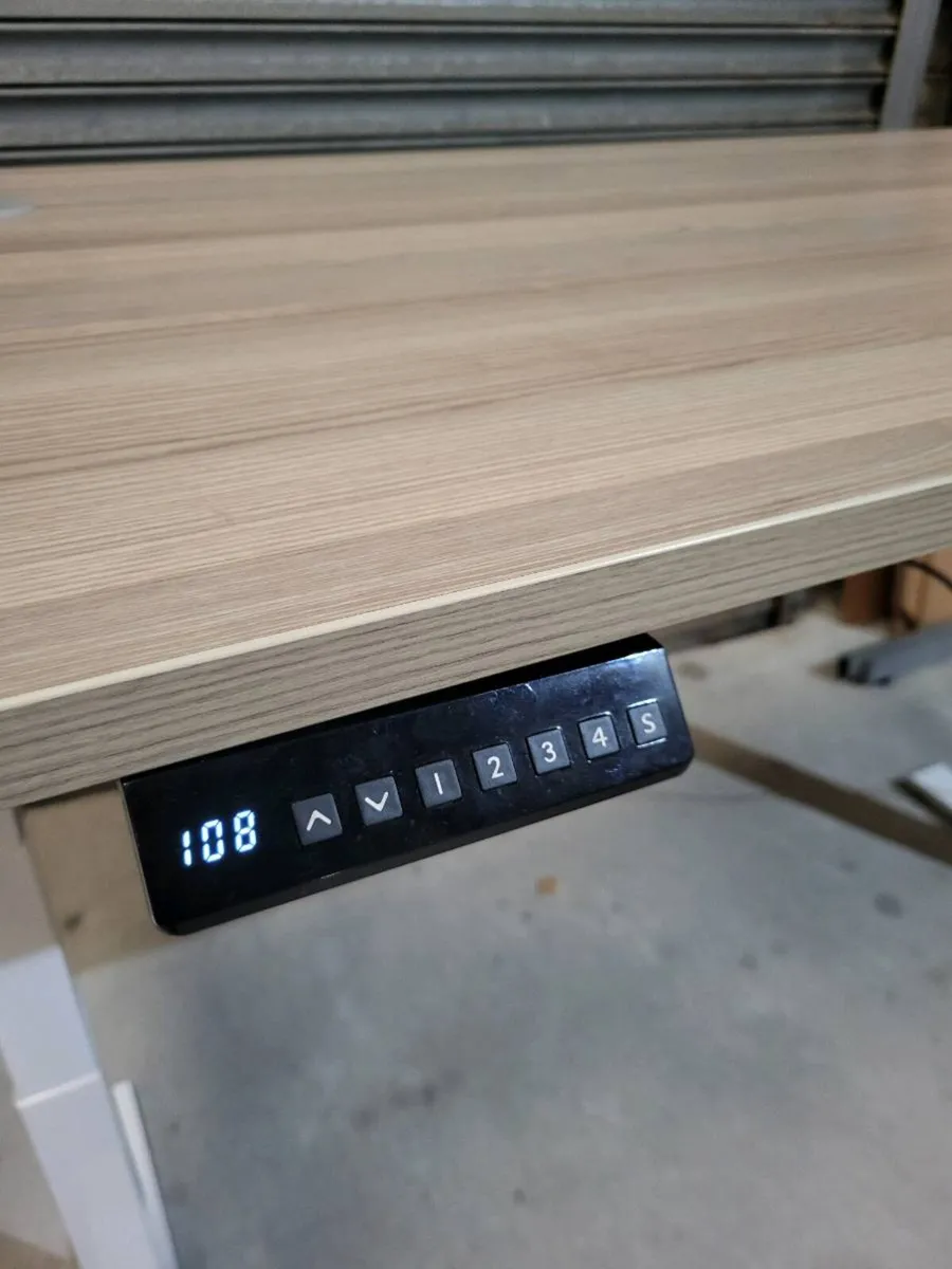 Superb Quality Jemini Sit Stand Electric Desk. - Image 1