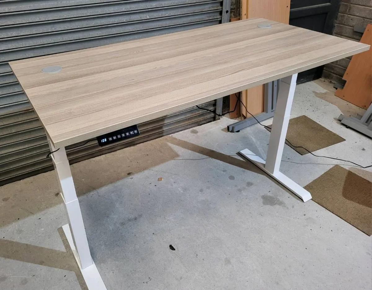 Superb Quality Jemini Sit Stand Electric Desk. - Image 2