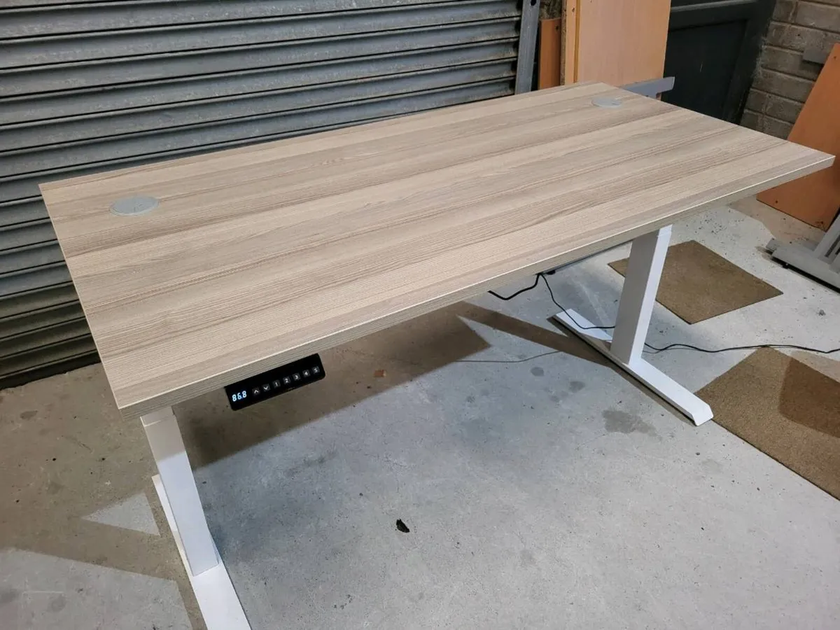 Superb Quality Jemini Sit Stand Electric Desk. - Image 3
