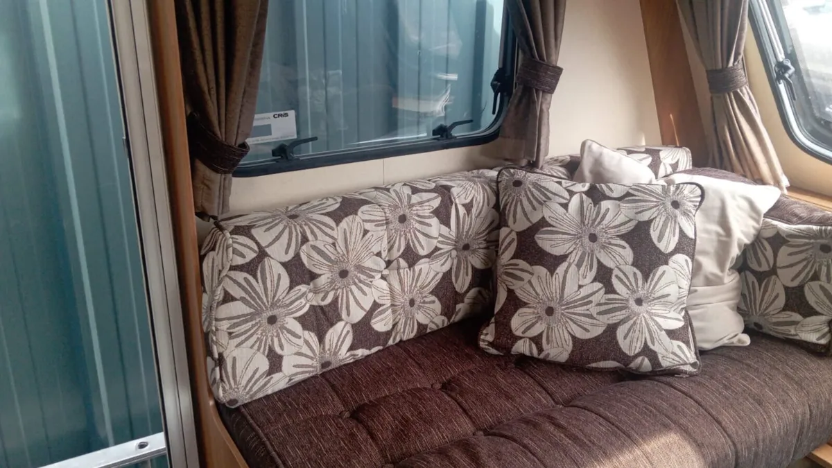 2011 Sprite Alpine 4 Berth Caravan with Awning - Image 4