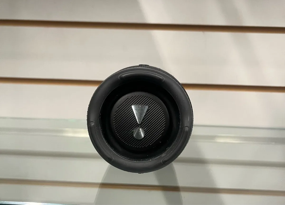 JBL Charge 5 speaker - Image 2