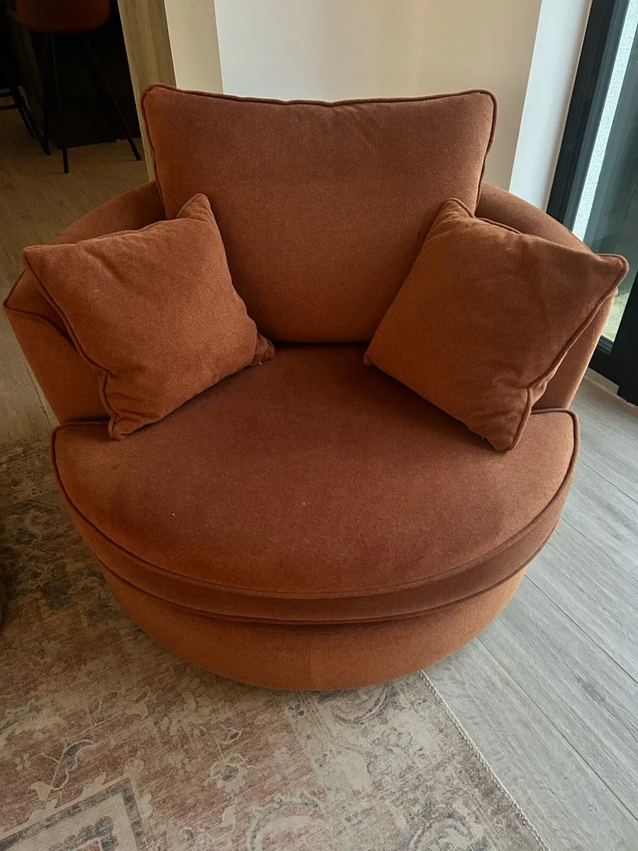 FAMA Couch and Chair - Image 1