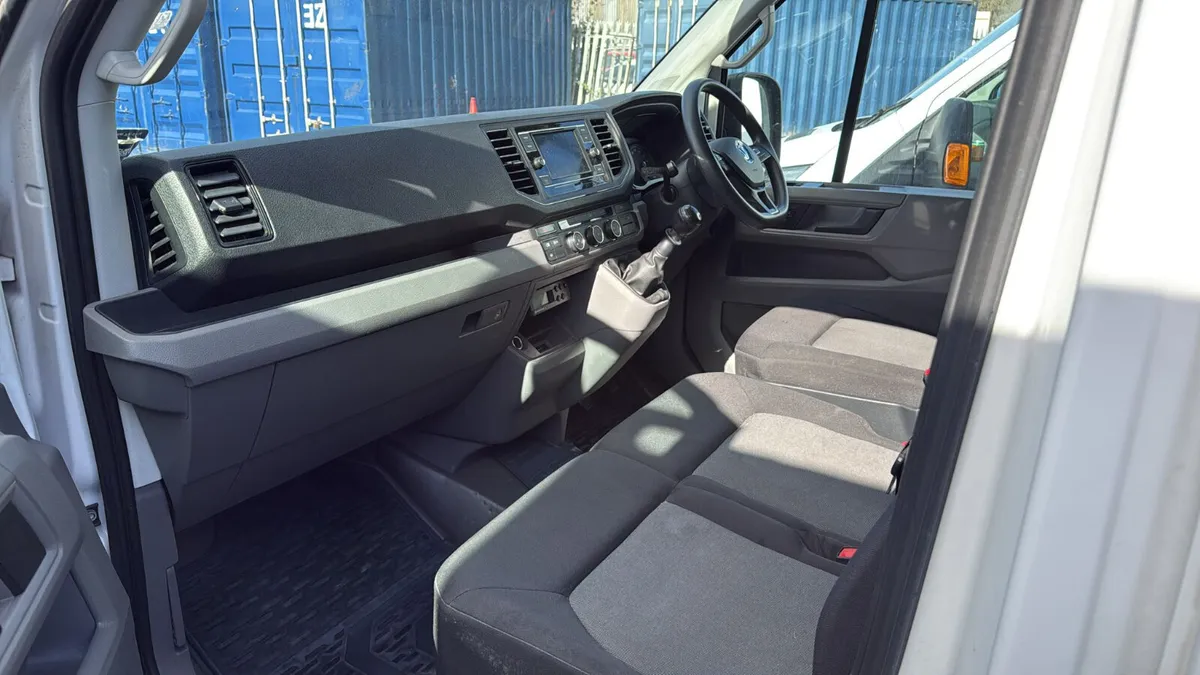 231 Volkswagen Crafter 2.0D Fridge freezer Warrant - Image 3