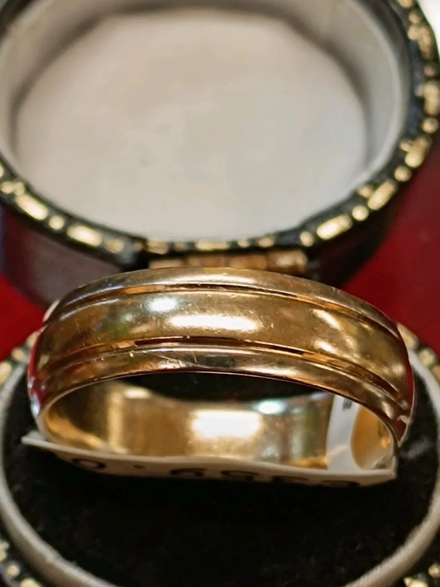9k yellow gold wedding band ring - Image 3