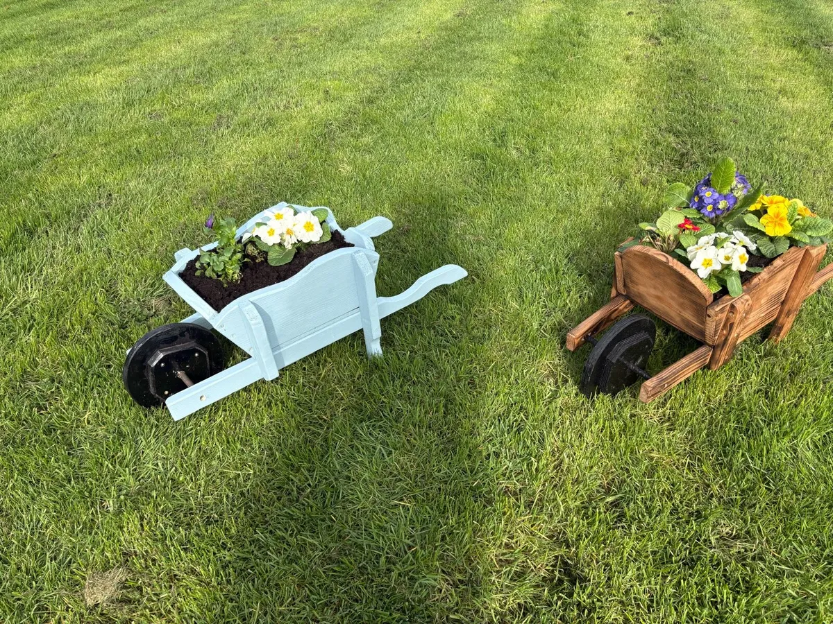 Wooden wheelbarrow flower pots - Image 2