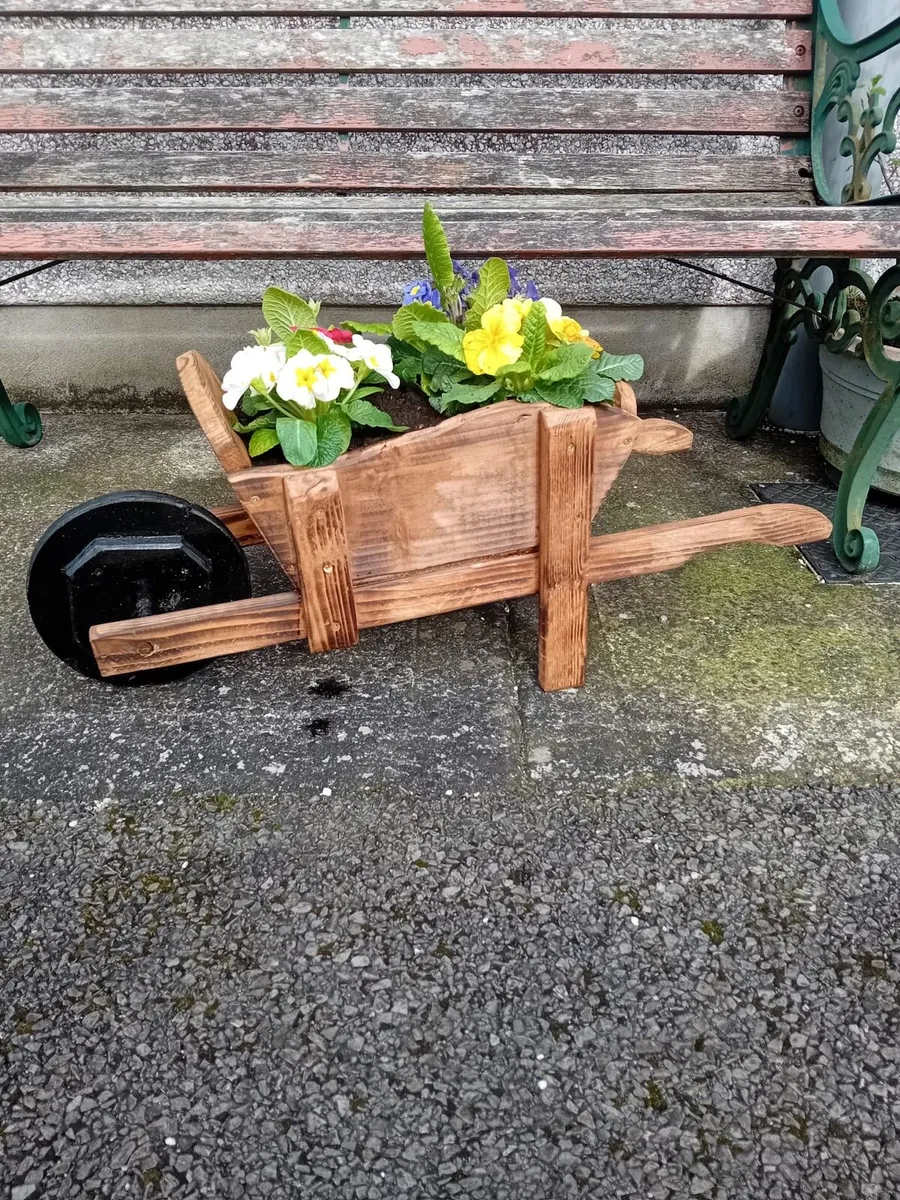 Wooden wheelbarrow flower pots - Image 3