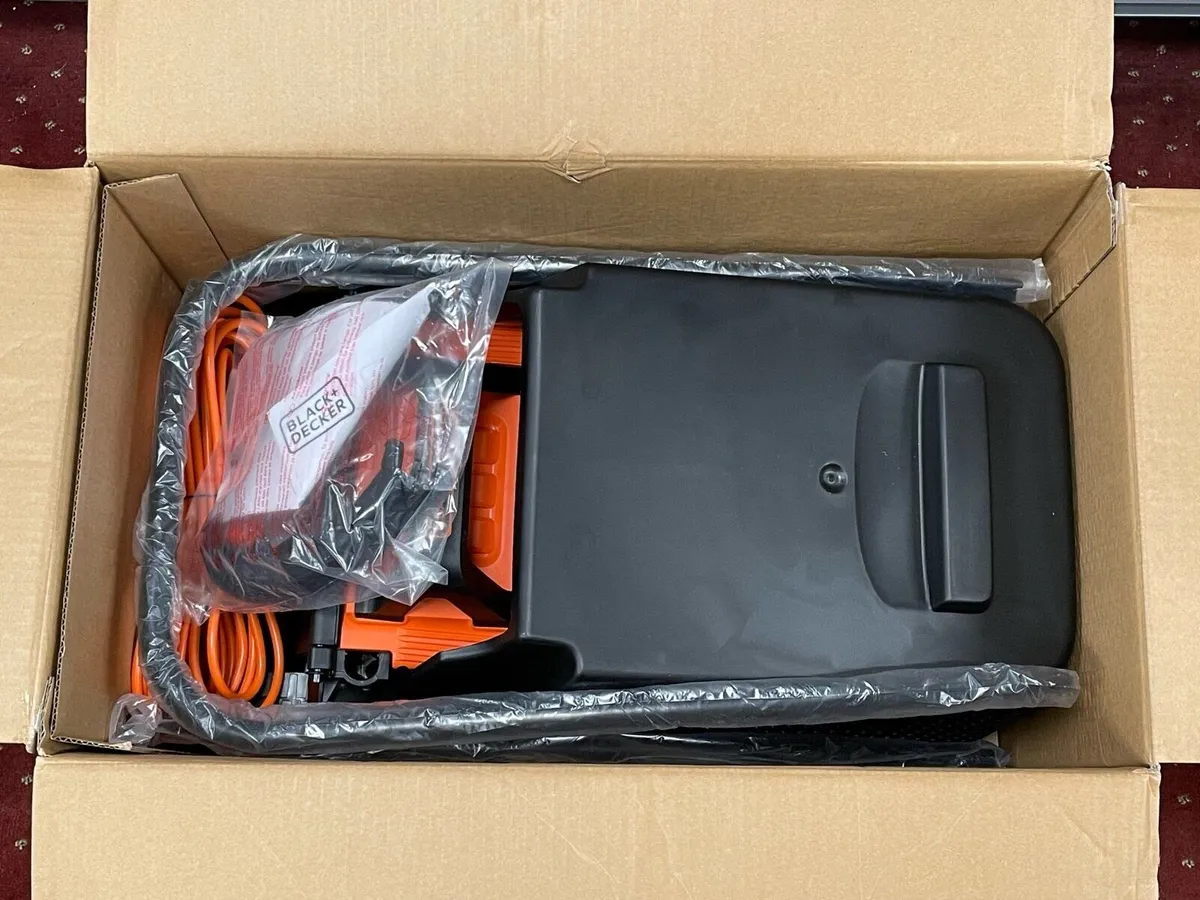 Black and Decker Lawn Mower - Image 2